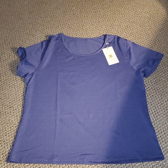 Women's workout shirt - Picture 6 of 7